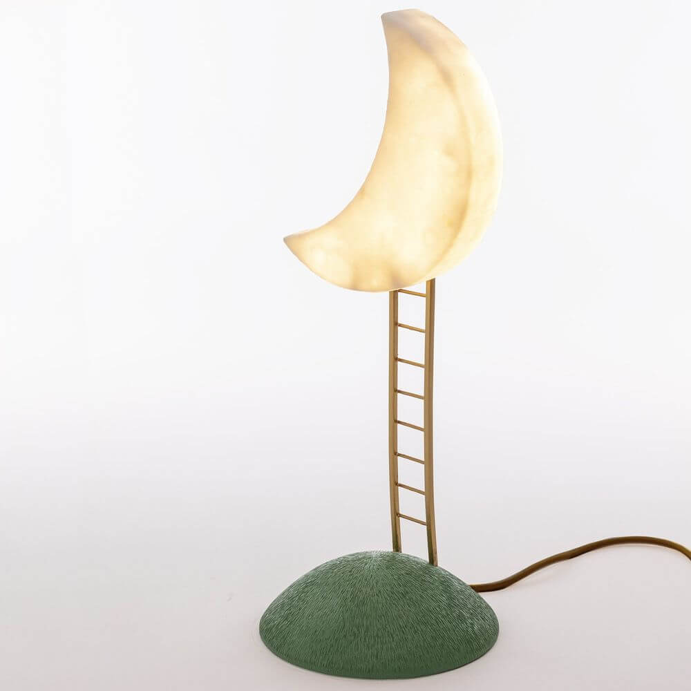 Seletti My Secret Place LED-Tischleuchte mit mondförmigem Leuchtkörper, Leiter-Design und grünem Sockel