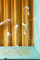 Seletti Sparrow Cruising Klemmleuchte USB - weiße Klemmleuchte mit Kunstharz-Vogel, flexiblem Arm und E14-Glühbirne im verspielten Design