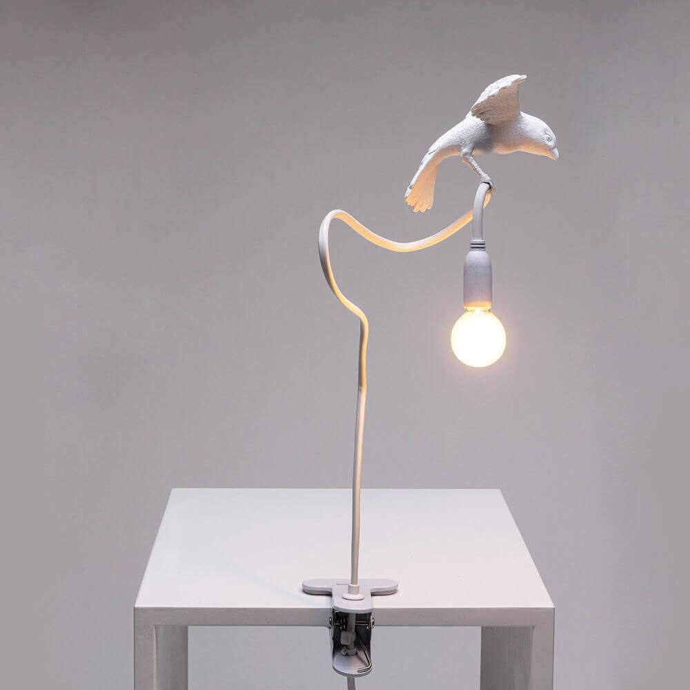 Seletti Sparrow Cruising Klemmleuchte USB weiße Klemmleuchte mit Vogelkunstharz, flexiblem Arm und leuchtender E14-Glühbirne