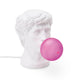 Seletti Wonder Times Tischleuchte LED E14 weiße Büste mit rosa Kaugummiblase Pop-Art Tischlampe von Uto Balmoral