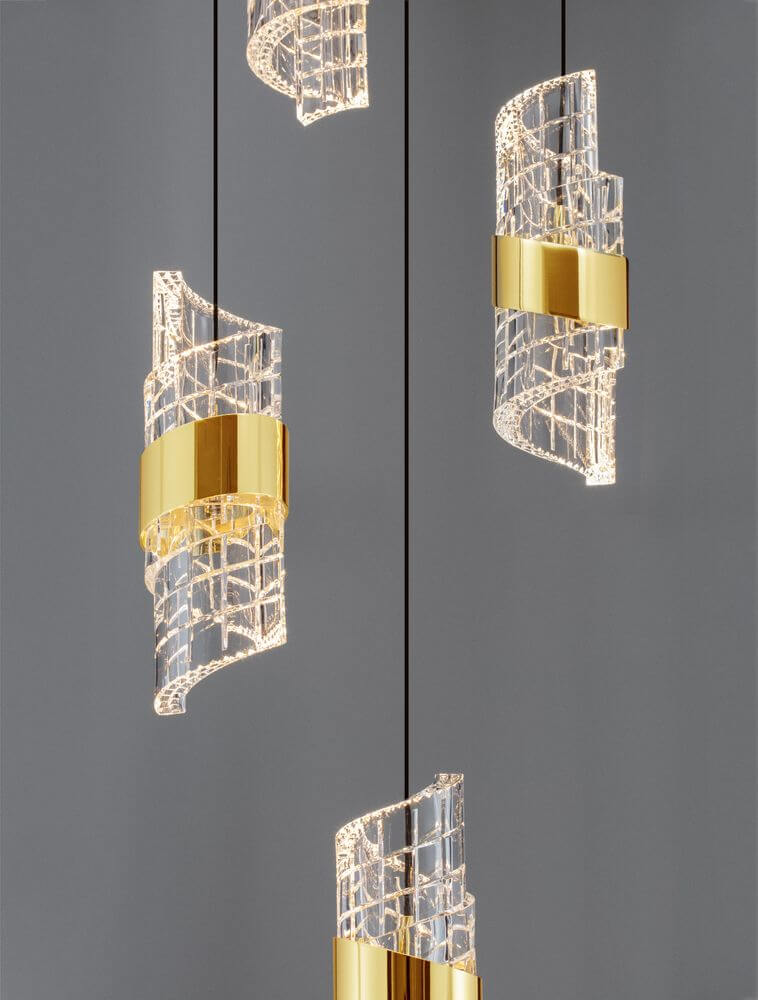 Seneca LED Pendelleuchte 5-flammig Ø 30cm 3000K Schwarz, Gold mit modernen goldenen Akzenten