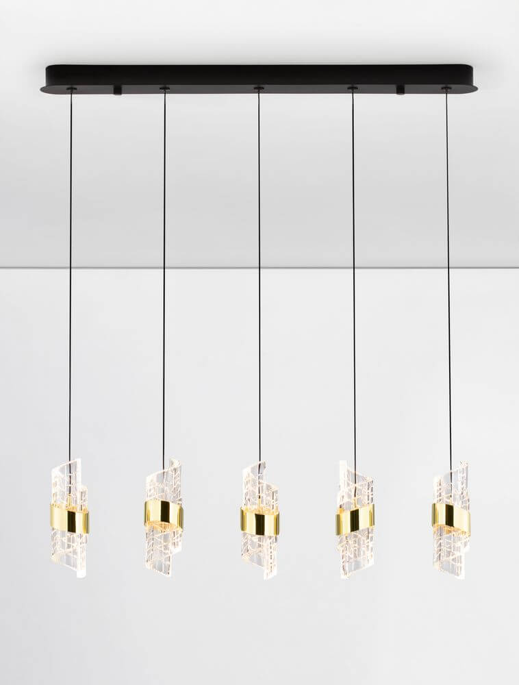 Seneca LED Pendelleuchte Balken 82cm 5-flammig 3000K Schwarz, Gold - elegante Lichtinstallation mit goldplattierten Akzenten.