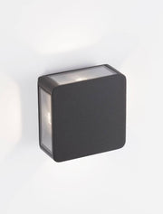 Serika LED applique extérieure 3000K anthracite IP65 montée sur un mur
