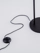 Sfera Stehlampe 3000K Schwarz mit schwarzem Kabel und Schalter für modernes Wohndesign.