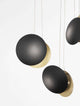Shell LED Pendelleuchte 3-flammig Ø 48cm 3000K Schwarz, Gold – elegante Leuchte mit mattschwarzem Gehäuse und Gold-Akzenten.