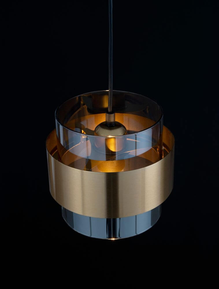 Sianna Pendelleuchte Ø 18cm Gold, Rauch, Schwarz - zylindrischer Glas-Lampenschirm rauchgrau mit goldenem Metallring, stimmungsvolle Wohnraumbeleuchtung