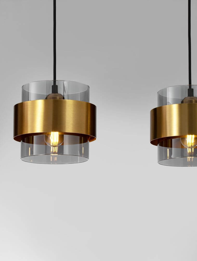 Sianna Pendelleuchte 4-flammig Gold, Rauch, Schwarz mit mattschwarzem Metall und rauchfarbenem Glas.
