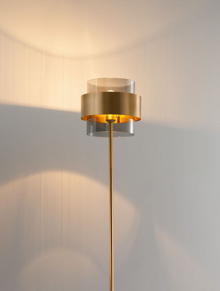 Sianna Stehlampe Gold, Rauch, Schwarz - moderne Stehleuchte mit hochwertigem Design und edlen Materialien.