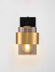 Sianna Wandleuchte E27 Schwenkbar Schwarz, Gold mit goldener Außenseite und gläsernem Lampenschirm.