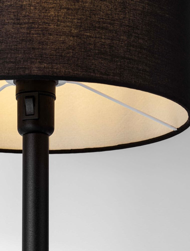 Sibnia Tischleuchte E27 Ø 30cm – elegante schwarze Tischlampe mit goldenen Details und schwarzem Stoffschirm, stimmungsvolle Beleuchtung