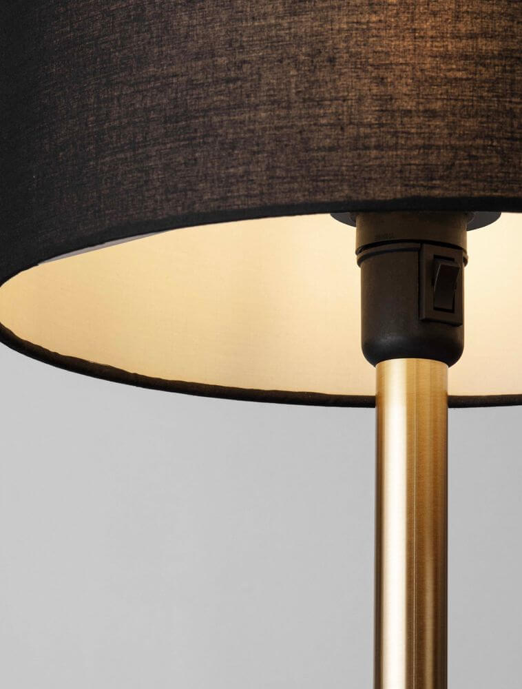 Sibnia Tischleuchte E27 Ø 30cm – schwarze Tischleuchte mit goldfarbenem Schaft und feinem Lampenschirm, stimmungsvolles Wohnlicht