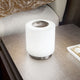Simi LED Tischleuchte mit satiniertem Nickel und Glas, 3 Stufen Touchdimmer, elegantes Design auf Nachttisch.