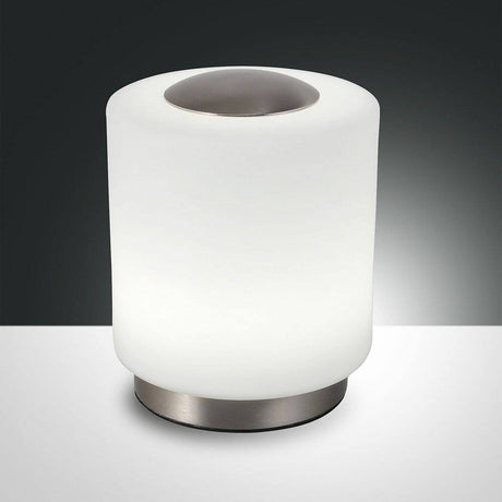 Simi LED Tischleuchte mit Glasschirm Nickel-Satiniert, Weiß in stilvollem Design und LED-Beleuchtung.