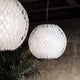 Slamp Hängelampe Charlotte Globe in Weiß, 60cm Ø, mit Wabenmuster und künstlerischem Design.