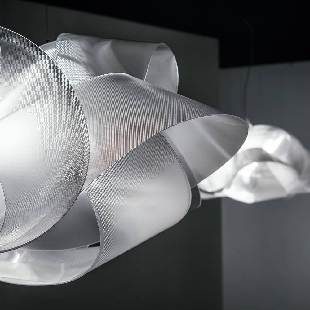 Slamp Hängelampe Fabula Prisma Transparent, handgefertigt mit lentiflex elementen in elegantem, skulpturalem Design.