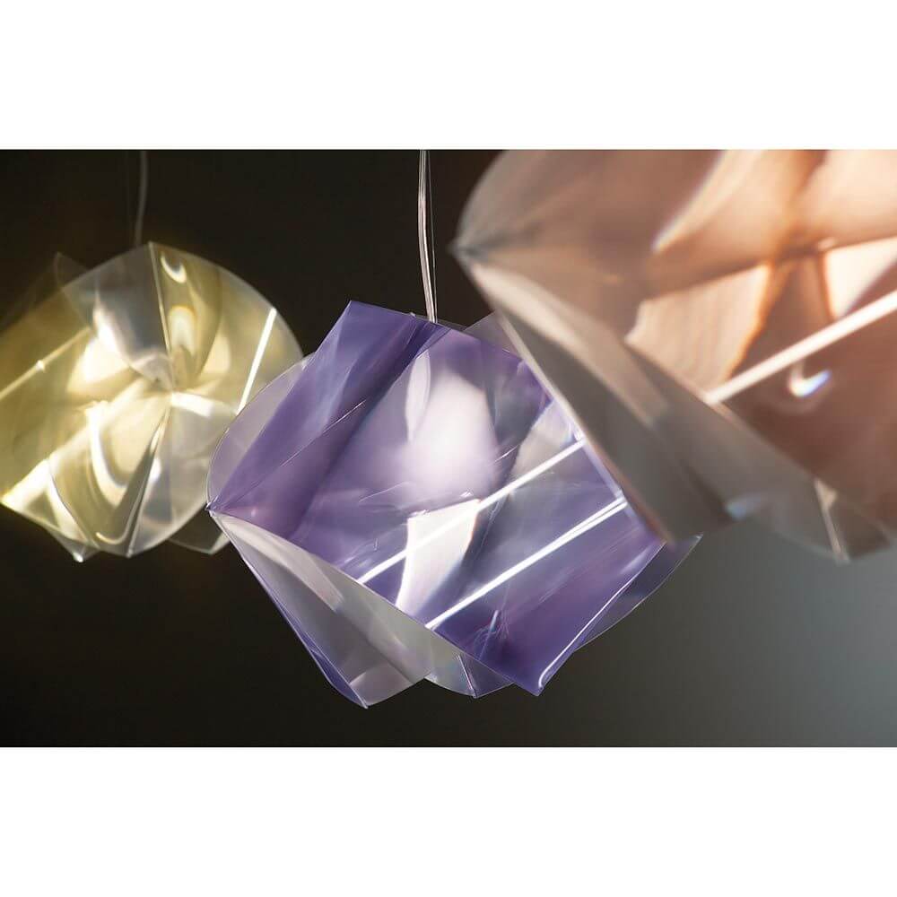 Slamp pendant lamp Gemmy Prisma Color in gold in an elegant design with geometric facets and fascinating light plays.