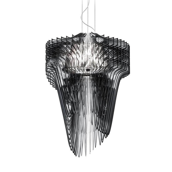 Slampe hængelampe Aria sort, transparent i et moderne design med flydende linjer og dynamisk form.