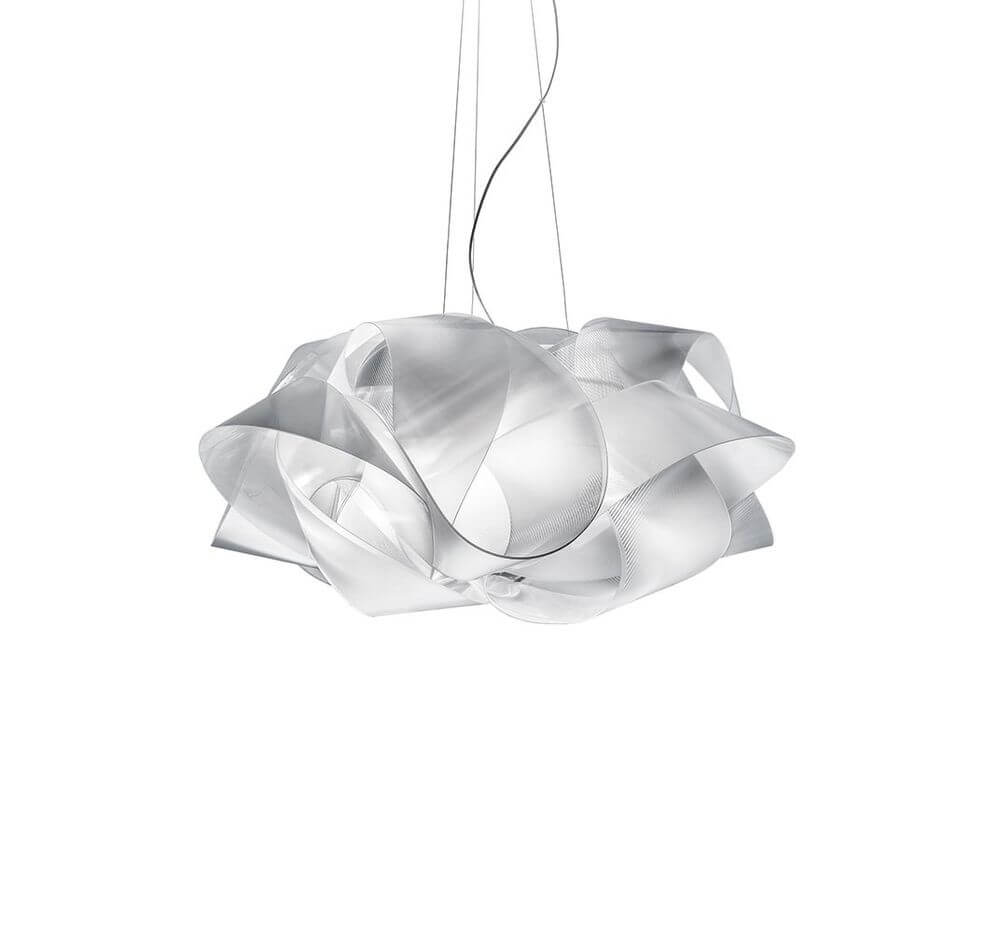 Slamp Hängeleuchte Fabula Large Prisma Transparent in elegantem Design mit leuchtenden Lichtquellen.