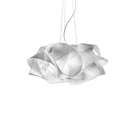 Lampada a sospensione Slamp Fabula Large Prisma Trasparente in design elegante con fonti di luce brillanti.
