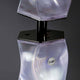 Slamp Hugo Stehleuchte 207cm aus Lentiflex-Kunststoff Detailaufnahme des Schirms und des Sockels.