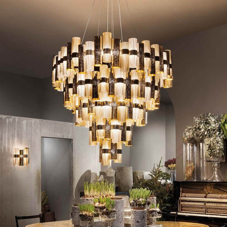 Slamp LED Hängeleuchte La Lollona 5 Ø 130cm in modernem Raum mit Pflanzen und Klavier