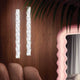 Slamp Hugo LED-pendellampe vertikalt i Lentiflex-plast i moderne romdesign.