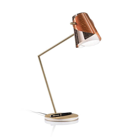 Slamp LED Schreibtischlampe Overlay & Montblanc Meisterstück Le Grand in modernem Design mit goldenem Gestell.