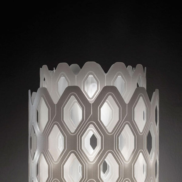 Slamp LED Stehlampe Charlotte 182cm Weiß, elegante weiße Design-Stehleuchte mit Wabenstruktur und skulpturalem Schirm