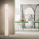 Moderne Slamp LED Stehlampe Charlotte 182cm in Weiß, skulpturales Design, mit sanftem Licht für stilvolle Innenräume.
