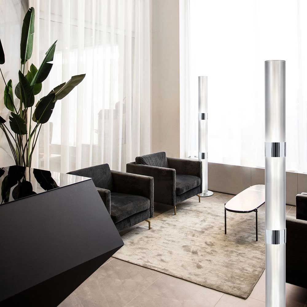 Lampa podłogowa Slamp La Lollo 163cm wykonana z wysokiej jakości tworzywa sztucznego