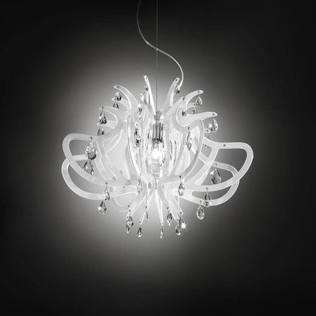 Elegante Slamp Pendelleuchte Lillibet in Weiß mit Kristallakzenten, modernes Design für stilvolle Innenräume.