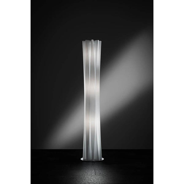 Slamp Stehleuchte Bach XL Weiß, schlanke Design-Stehlampe mit statuenhafter Silhouette für moderne Räume