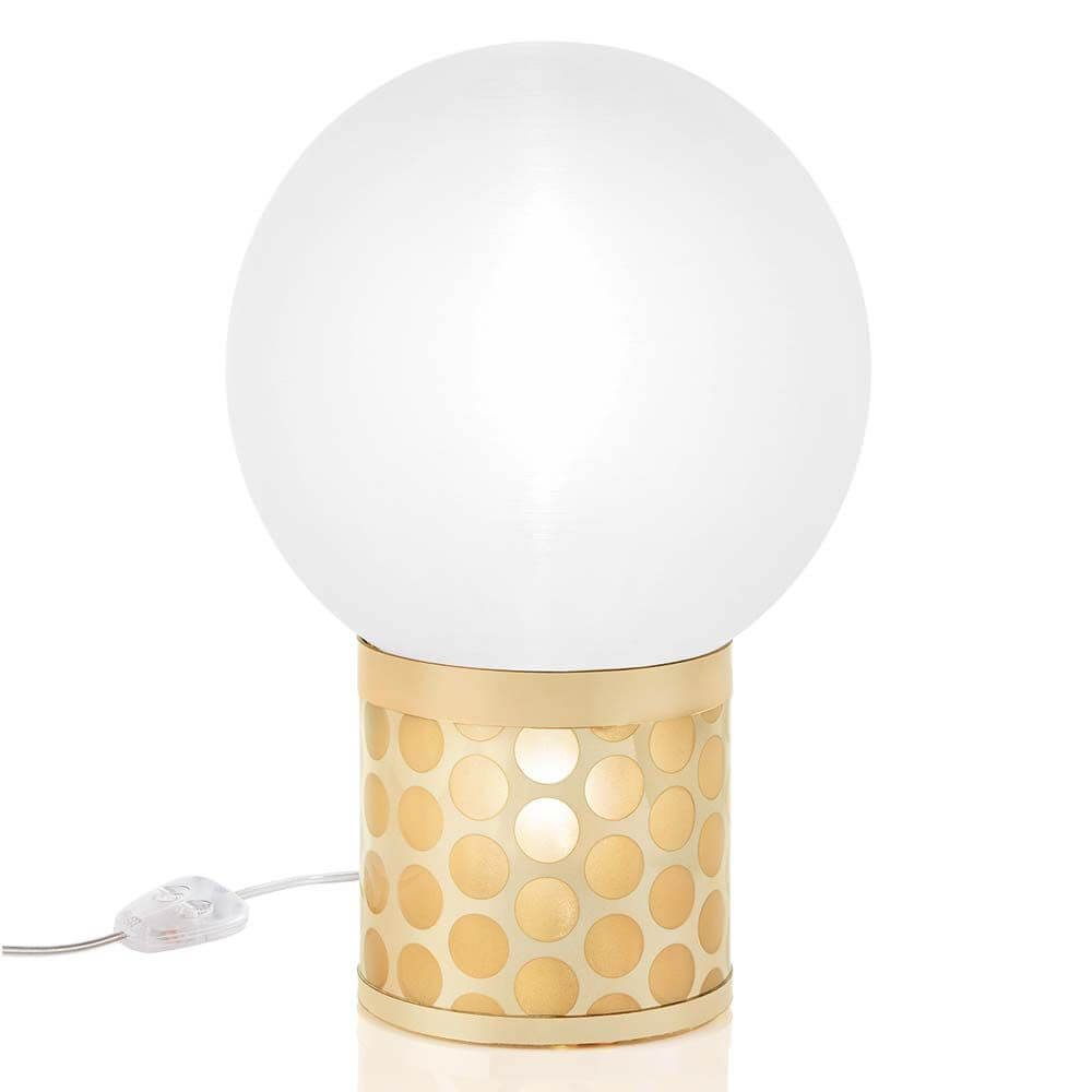 Slamp Tischlampe Atmosfera mit runder, weißer Glaskugel und goldenem Fuß im modernen Design.