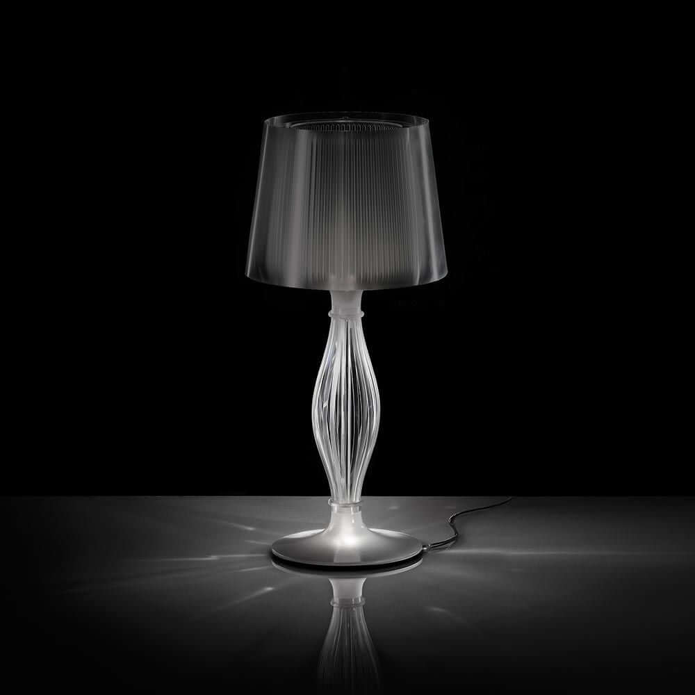 Slamp bordlampe Liza 100 lm 3000K svart, metall på svart bakgrunn