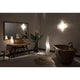 Slamp Tischleuchte Diamond Medium Weiß in modernem Badezimmer mit geometrischem Design und entspannender Atmosphäre.