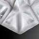 Detailansicht der Slamp Wand- & Deckenlampe Drusa Weiß mit geometrischem Design und glanzvollem Finish.