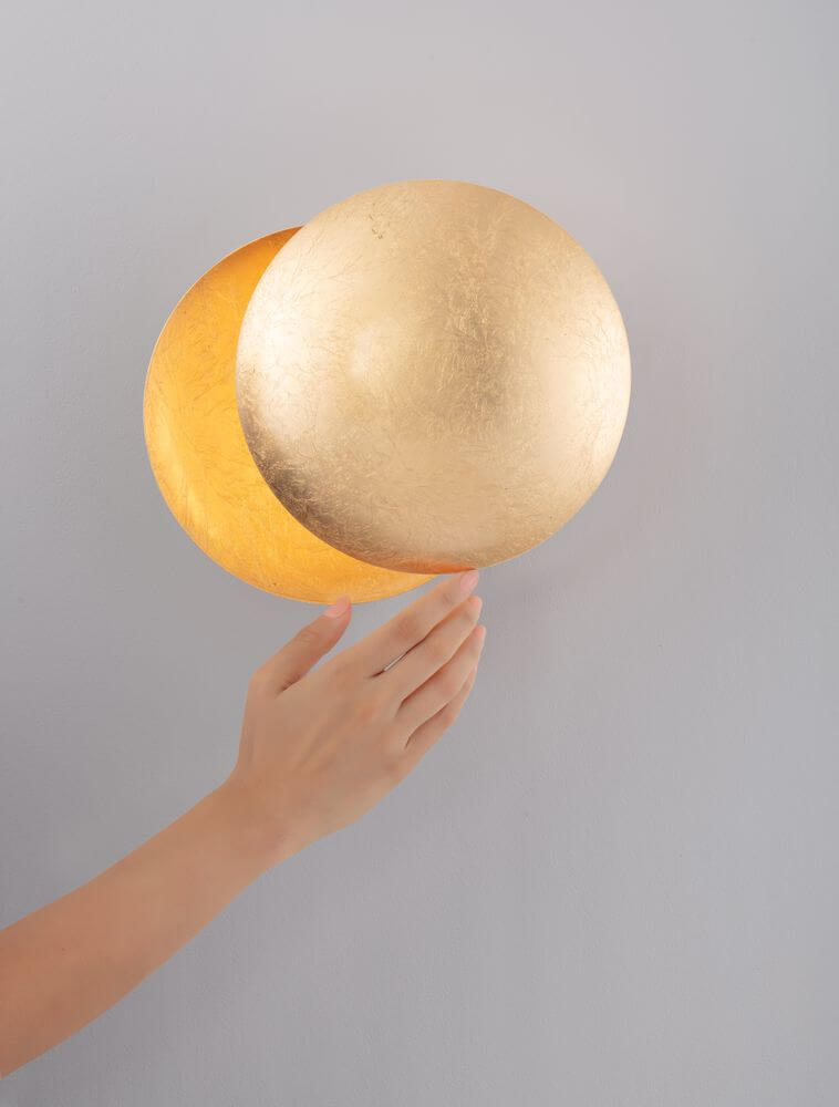 Solei LED Wandleuchte Ø 20cm in Gold, warmweißes Licht (3000K), stilvolle Wandbeleuchtung für moderne Räume.