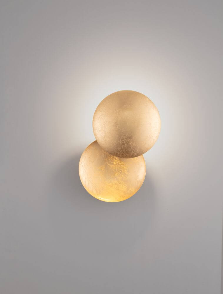 Solei LED Wandleuchte Ø 20cm mit zwei runden, goldenen Leuchten und warmem Licht (3000K). Modernes Design für jeden Raum.