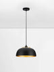 Sqube Pendelleuchte Schwarz, Gold mit schwarzem Aluminium und goldener Innenbeschichtung.