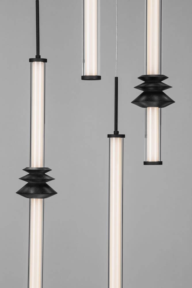 Stalactite Pendelleuchte 5-flammig in Schwarz mit modernem Design und warmem Licht bei 3000K.