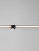 Stalactite Pendelleuchte Horizontal Ø 3,3cm 3000K Schwarz in der Detailansicht, schwarzes Element mit Lampenfassung.
