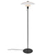 Stehlampe Verona mit weißen Opalglasschirmen und mattem schwarzen Metallfuß im skandinavischen Design.
