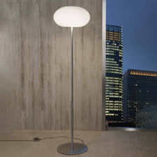 Casablanca Stehleuchte AIH Ø 38cm in modernem Raum mit stimmungsvollem Licht.