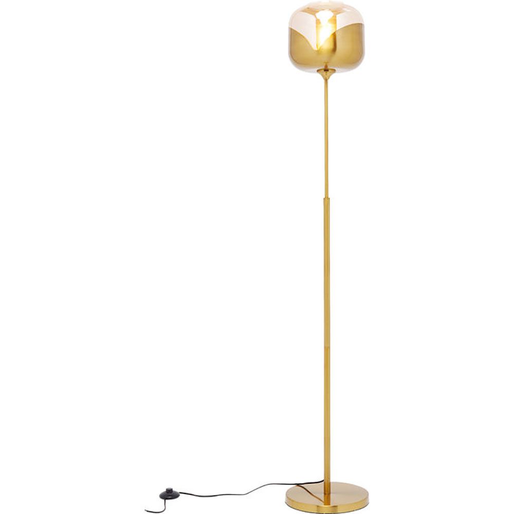 Stehleuchte Goblet Ball in Gold mit warmem Messing und getöntem Glas, ideal für kleine Wohnungen.