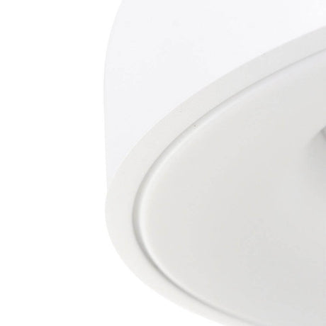 Detail view of the LED-ceiling light Ringlede Ø48cm with high-quality craftsmanship.