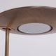 Detailansicht des Leuchtenkopfes der LED-Deckenfluter Zenith mit elegantem Design und flexibler Ausrichtung.