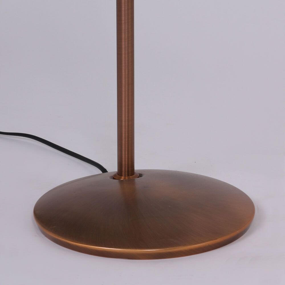 LED-Stehleuchte Zenith Tastdimmer 2200-4000K mit elegantem, runden Fuß aus Metall in Bronze.