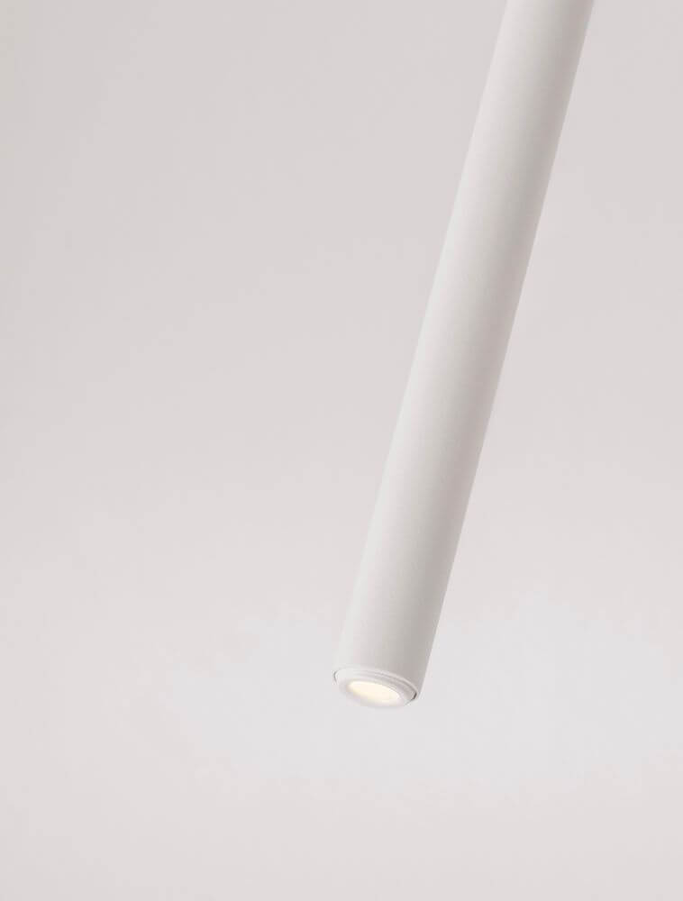 Stilvi Deckenleuchte H 44cm Ø 5cm 3000K - moderne Deckenleuchte mit elegantem Design in Weiß.