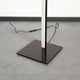 Sting Dim2warm langlebige LED-Stehleuchte mit schwarzem Fuß und elegantem Design