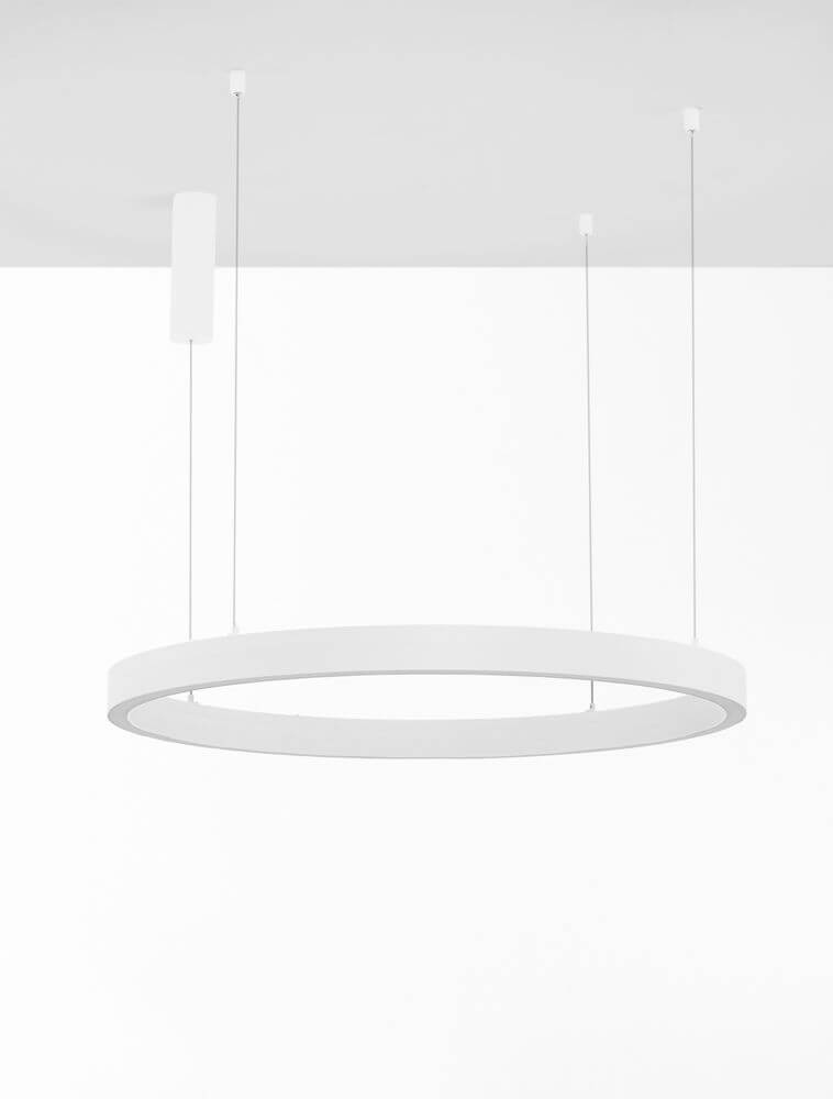 Sting LED Pendelleuchte Ø 100cm in Weiß, moderner Lichtreifen für blendfreie Beleuchtung.